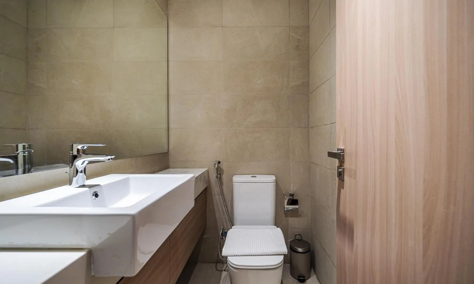 Stylish 1 Bedroom Apartment In Meydan Dubai 0*,